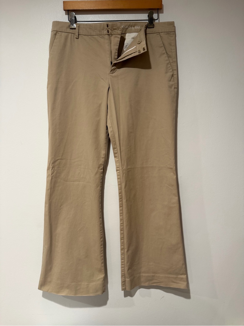 Gap women’s perfect khakis